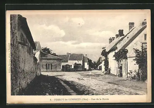 AK Perroy-les-Gombries, Rue de la Mairie, Strassenpartie