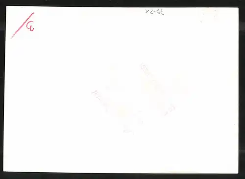 Fotografie Blick in Grossküche, Köchin und Köche
