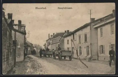AK Hauvine, Soldaten auf der Hauptstrasse