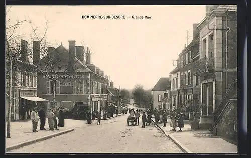 AK Dompierre-sur-Besbre, Grande-Rue