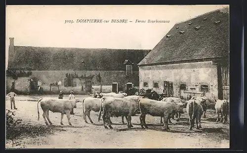 AK Dompierre-sur-Besbre, Ferme Bourbonnaise