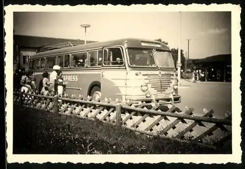 Fotografie Bus Büssing, Express Reisebus / Omnibus Kfz-Kennzeichen Berlin