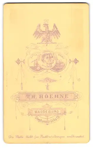 Fotografie Th. Hoehne, Magdeburg, Stephansbrücke 15, Adler über Medaillen mit Optik, Chemie, Talbot Daguerre und Niepce