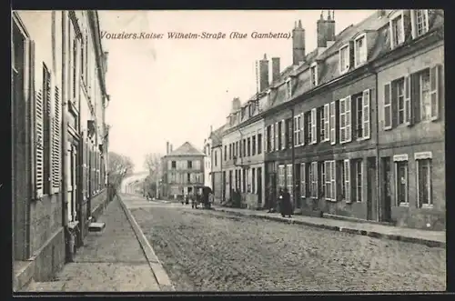 AK Vouziers, Kaiser-Wilhelm-Strasse, Rue Gambetta