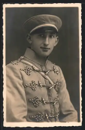 AK Student mit Couleurband und Mütze