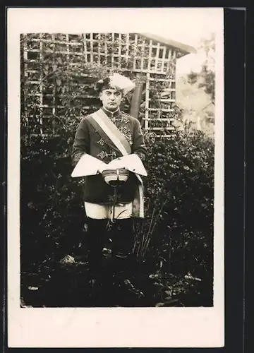 AK Student in vollem Wichs mit Degen