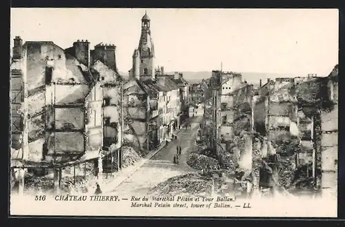 AK Chateau Thierry, Rue du Meréchal Pétain et Tour Ballan