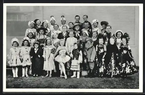 AK München-Solln, C. H. Schäfers Circus-Stadt Liliput, Memlingstrasse 11, Ensemble