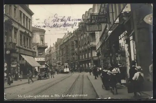 AK Ludwigshafen a. Rh., Strassenbahn in der Ludwigstrasse