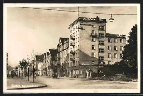 AK Rastatt, belebte Bahnhofstrasse