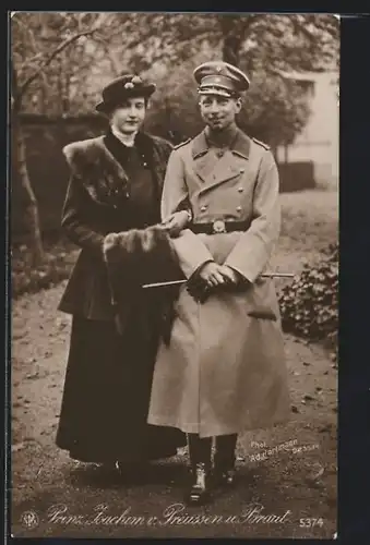 AK Prinz Joachim von Preussen in Uniform mit seiner Gemahlin