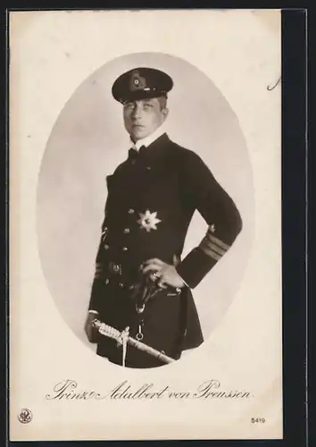 AK Prinz Adalbert von Preussen stehend in Uniform mit seinem Dolch an der Uniform