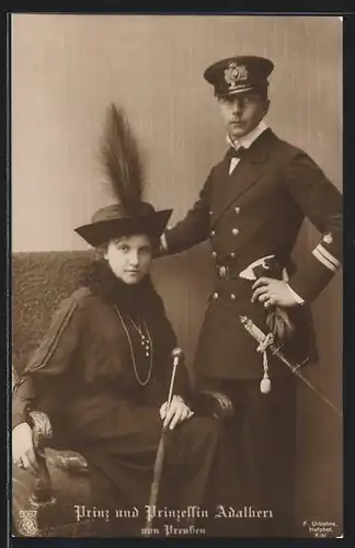 AK Prinzenpaar Adalbert von Preussen in Uniform und mit schwarzem Kostüm