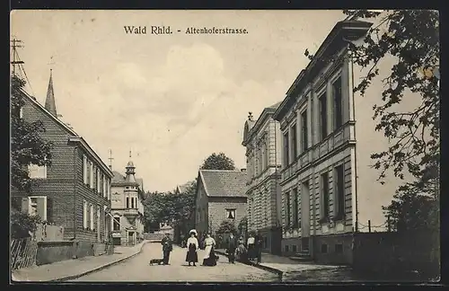 AK Wald /Rhld., Altenhoferstrasse mit Anwohnern