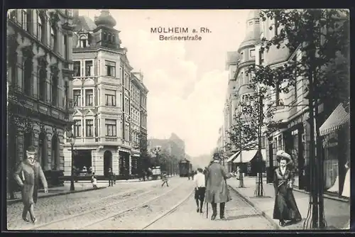 AK Mülheim a. Rh., Berlinerstrasse mit Geschäften und Strassenbahn