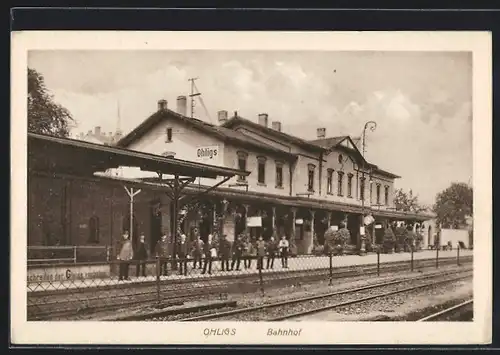 AK Ohligs, wartende Männer am Bahnhof