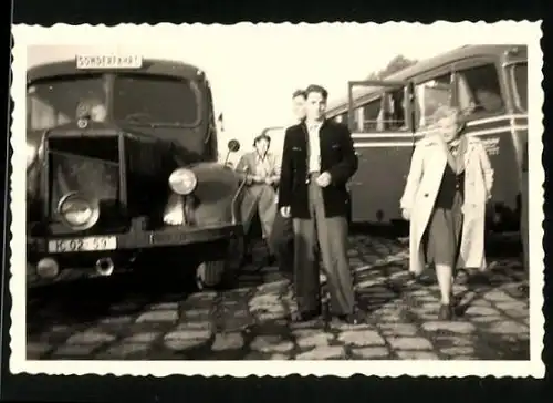 Fotografie Bus Mercedes Benz, Reisebus - Omnibus mit Schild Sonderfahrt