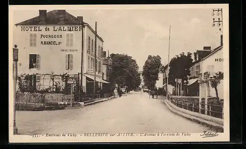 AK Bellerive-sur-Allier, L`Avenue à l`arrivée de Vichy