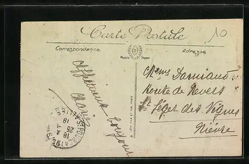 AK Saint-Pourcain-sur-Sioule, Rue de la Republique mit Kindern