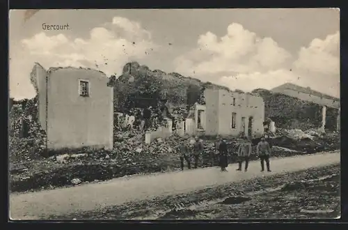 AK Gercourt, Ortspartie mit zerstörten Häusern
