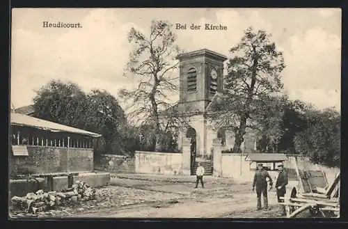 AK Heudicourt, Strassenpartie an der Kirche