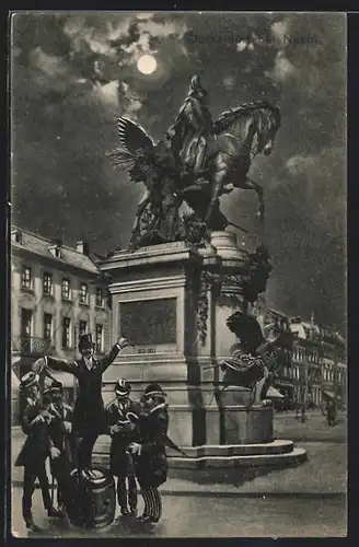 Mondschein-AK Düsseldorf, Herrengruppe am Reiterdenkmal