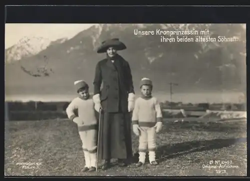 AK Kronprinzessin Cecilie mit ihren beiden ältesten Söhnen