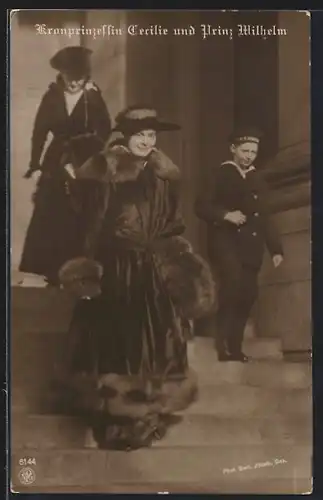 AK Kronprinzessin Cecilie und Prinz Wilhelm mit Mützenband S. M. S. Kronprinz