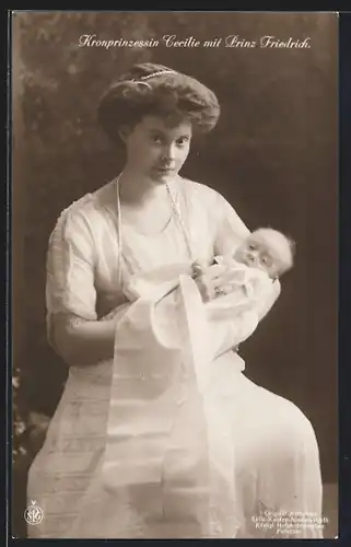 AK Kronprinzessin Cecilie mit Prinz Friedrich als Baby