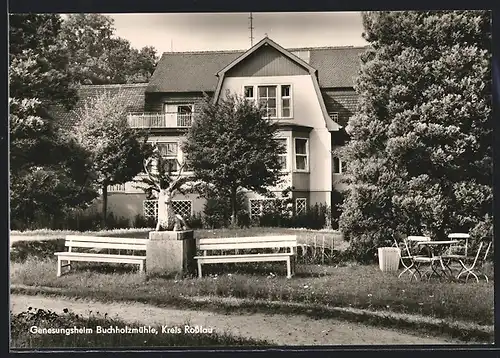 AK Mühlstedt, Genesungshemi Buchholzmühle mit Statue zwischen Bänken