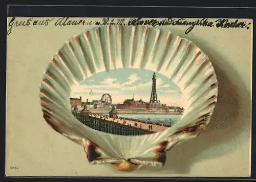 Passepartout-Lithographie Blackpool, Central Beach and North Pier in einer Muschel