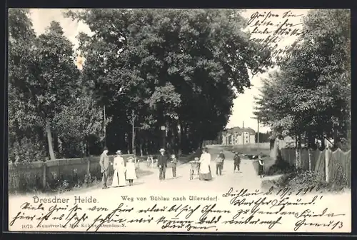 AK Bühlau /Dresdener Heide, Strasse Weg von Bühlau nach Ullersdorf mit Kindern