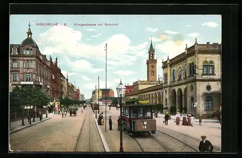 AK Karlsruhe i. B., Blick in die Kriegsstrasse mit Bahnhof, Strassenbahn