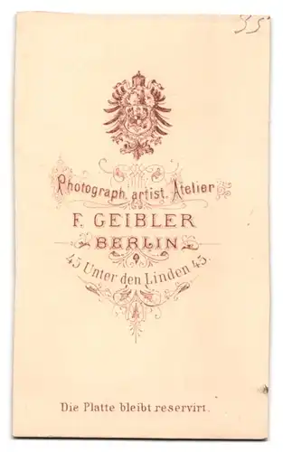 Fotografie F. Geibler, Berlin, Unter den Linden 45, preussischer Eisenbahner in Uniform mit eingesteckten Ordensband