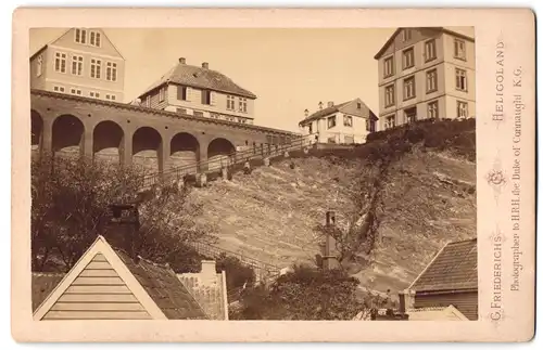 Fotografie G. Friederichs, Heligoland, Ansicht Helgoland, Blick vom Unterland nach der Villa Elisabeth, Oberland