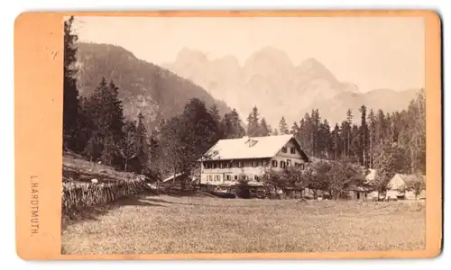Fotografie L. Hardtmuth, Salzburg, Ansicht Gosau, Blick nach dem Gasthaus Gosauschmiede mit Donnerkogel