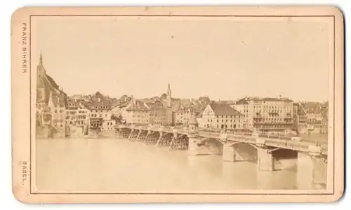 Fotografie Franz Bihrer, Basel, Ansicht Basel, Blick über die Brücke nach Klein Basel