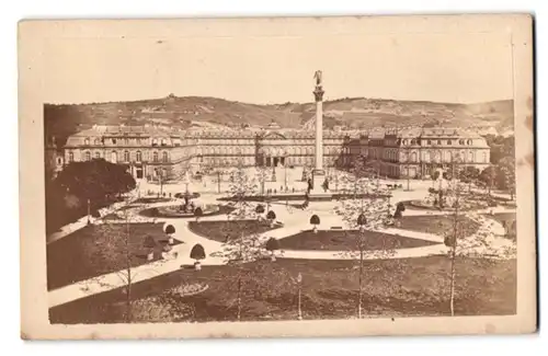 Fotografie L. Bosbeuyer`s, Bad Cannstatt, Ansicht Stuttgart, der Schlossplatz mit Jubiläumssäule