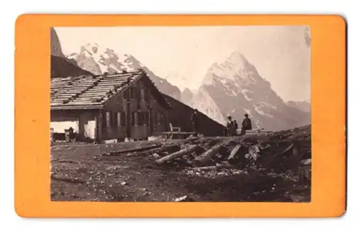 Fotografie A. Gabler, Interlaken, Ansicht Scheidegg, Scheideggalm mit Blick zum Mönch, Eiger und Jungfrau