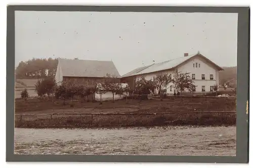 Fotografie unbekannter Fotograf, Ansicht Kothmaissling bei Cham, Blick auf den Gruberhof