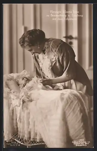 AK Herzogin Viktoria Luise zu Braunschweig und Lüneburg mit dem Erbprinzen, Babyfoto