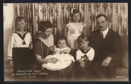 AK Porträt Herzog Ernst August von Braunschweig und Lüneburg mit Frau und Kindern