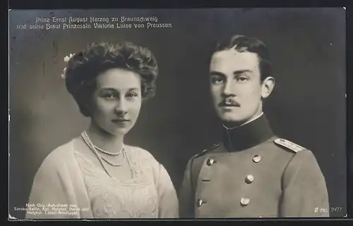 AK Prinz Ernst August Herzog von Braunschweig mit seiner Braut Prinzessin Viktoria Luise von Preussen