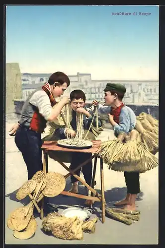 AK Neapel / Napoli, Venditore di Scope, kleine Besenhändler essen Maccheroni