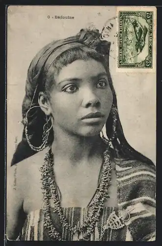 AK Beduinische Frau mit Schmuck