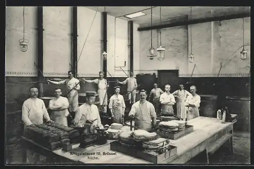 AK Brüssel / Bruxelles, Kriegslazarett IV., Soldaten in der Küche