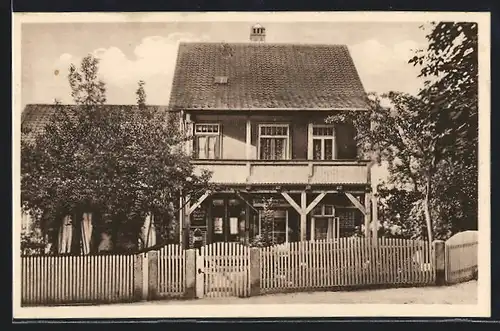 AK Ilsenburg /Harz, Haus Veckenstedt, Kastanien-Allee 24, Strassenansicht