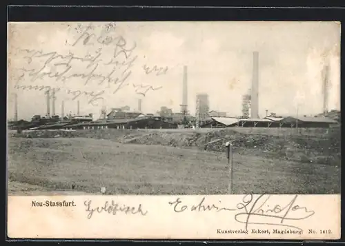 AK Neu-Stassfurt, Ortspartie mit Fabrik