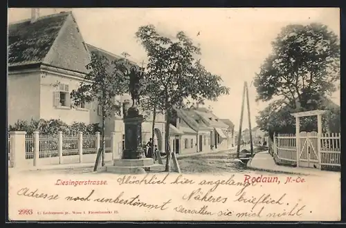 AK Wien-Rodaun, Liesingerstrasse mit Denkmal