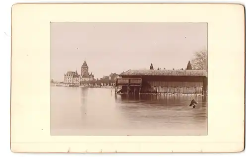 Fotografie unbekannter Fotograf, Ansicht Lausanne, Blick vom Bootshaus nach dem Hotel du Chateau